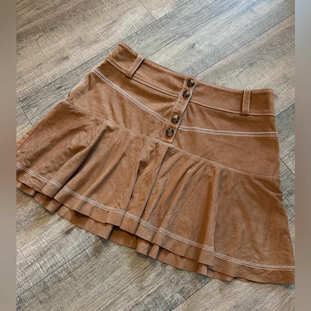 SHYANNE WOMEN'S FAUX SUEDE RUFFLE SKIRT Large